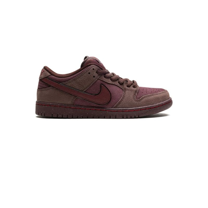 Nike SB Dunk Low "City of Love"