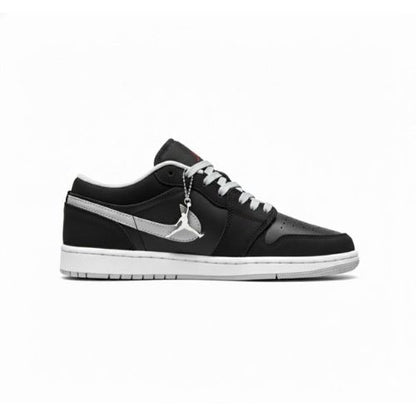 Air Jordan 1 Low "Black / White"