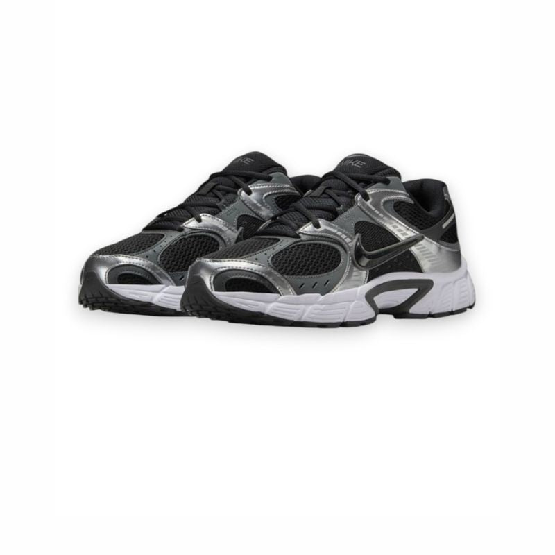 Nike V5 RNR Black / Black / Anthracite / Smoke Grey