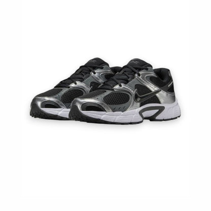 Nike V5 RNR Black / Black / Anthracite / Smoke Grey