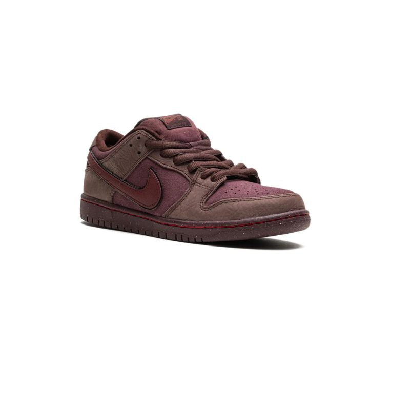 Nike SB Dunk Low "City of Love"