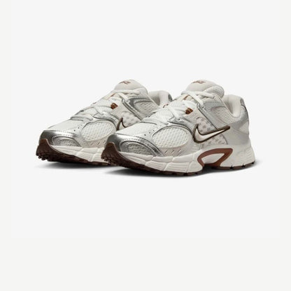 Nike V5 RNR Light Orewood Brown
