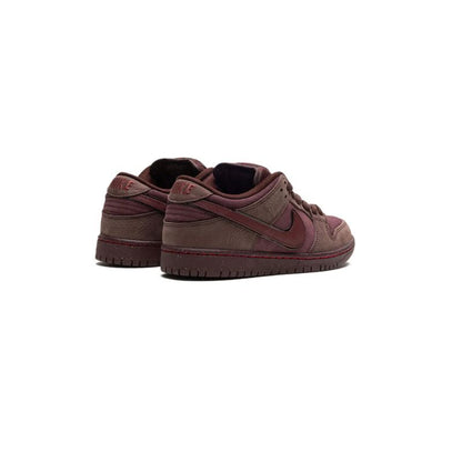 Nike SB Dunk Low "City of Love"