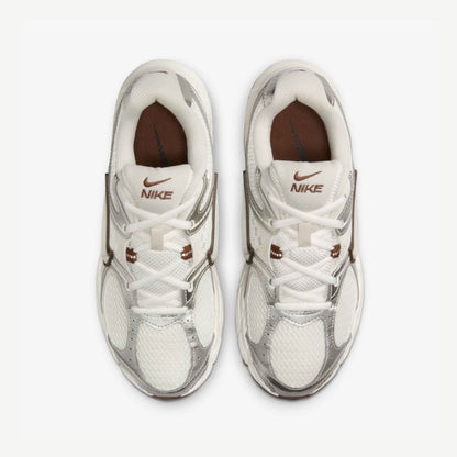 Nike V5 RNR Light Orewood Brown