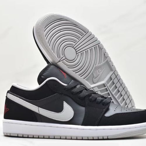 Air Jordan 1 Low "Black / White"