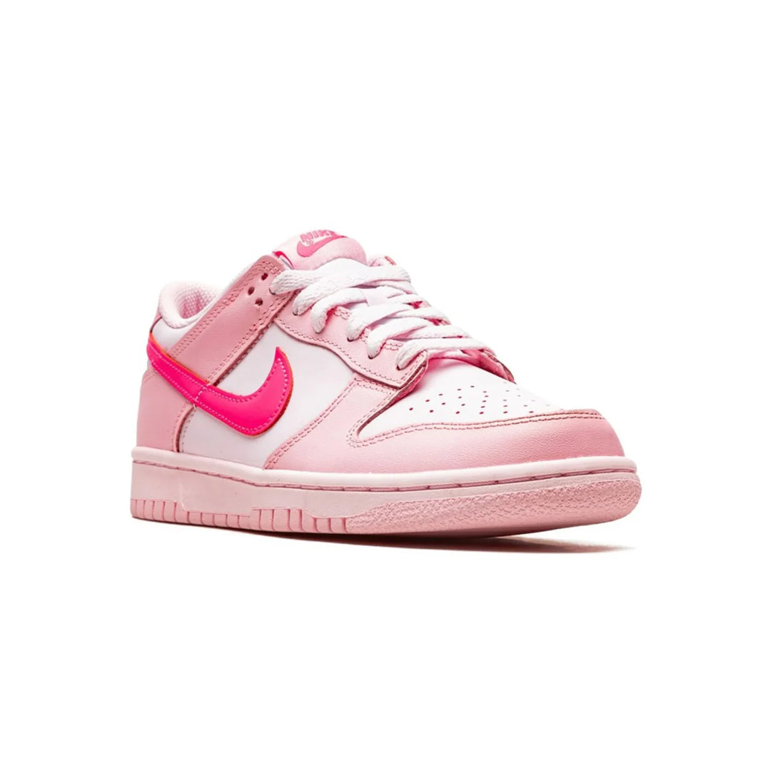 NIKE DUNK LOW TRIPLE PINK