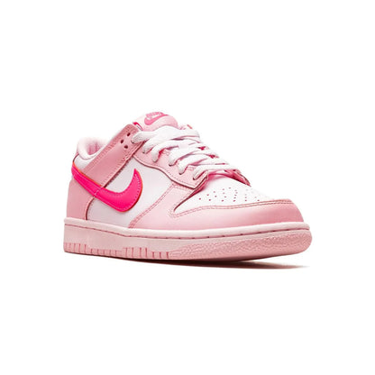 NIKE DUNK LOW TRIPLE PINK
