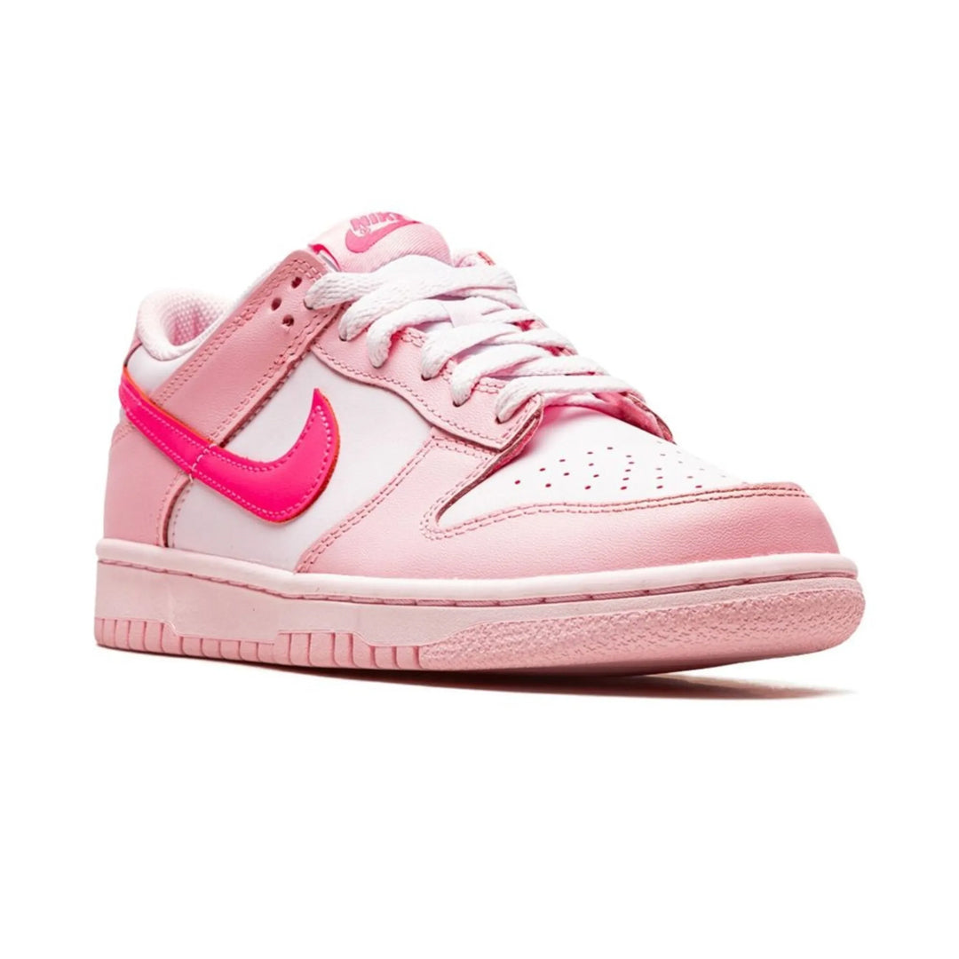 NIKE DUNK LOW TRIPLE PINK