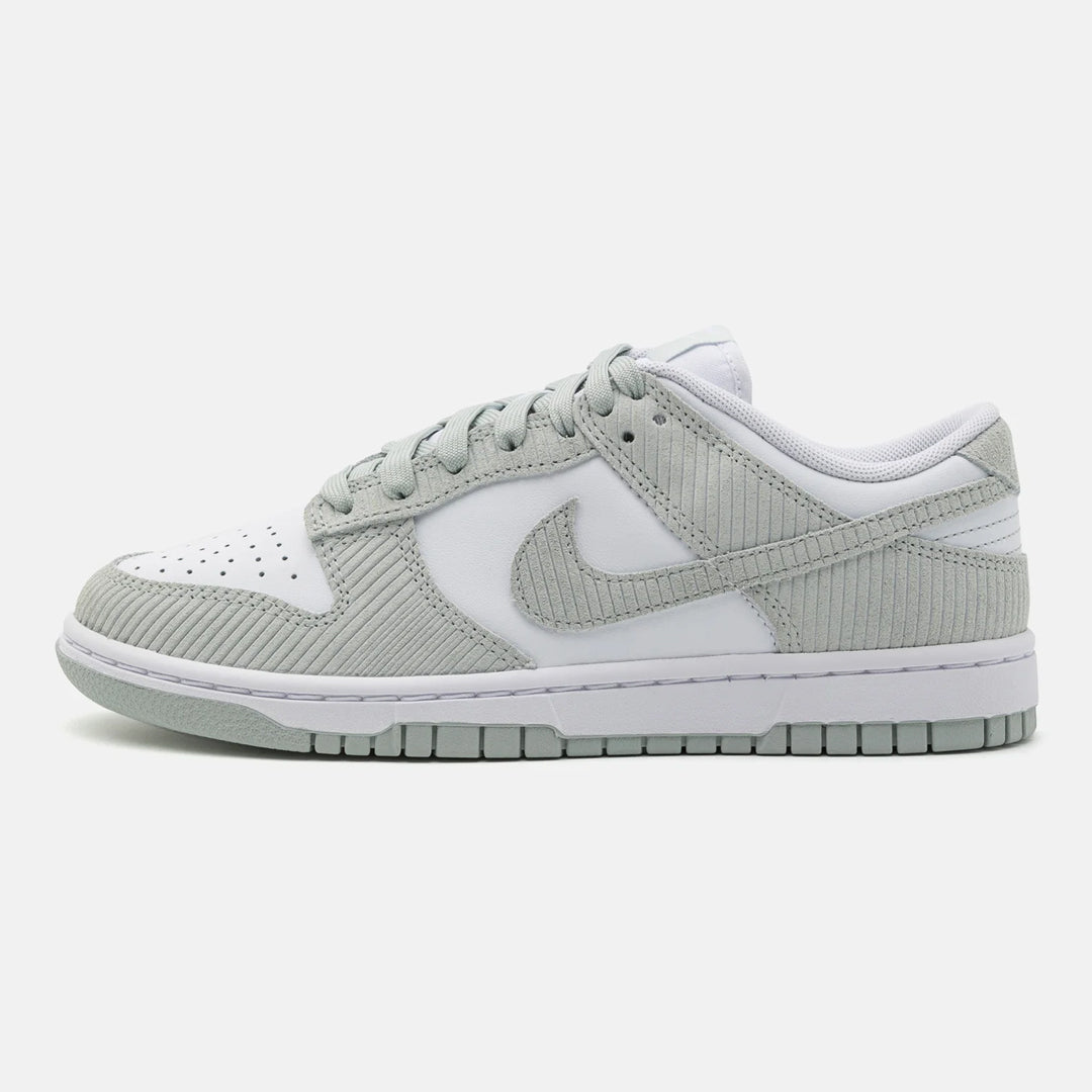 Nike Dunk Low en velours