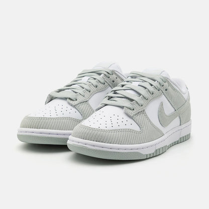 Nike Dunk Low en velours