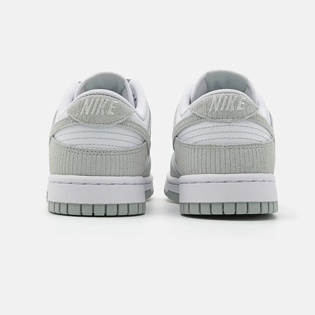 Nike Dunk Low en velours