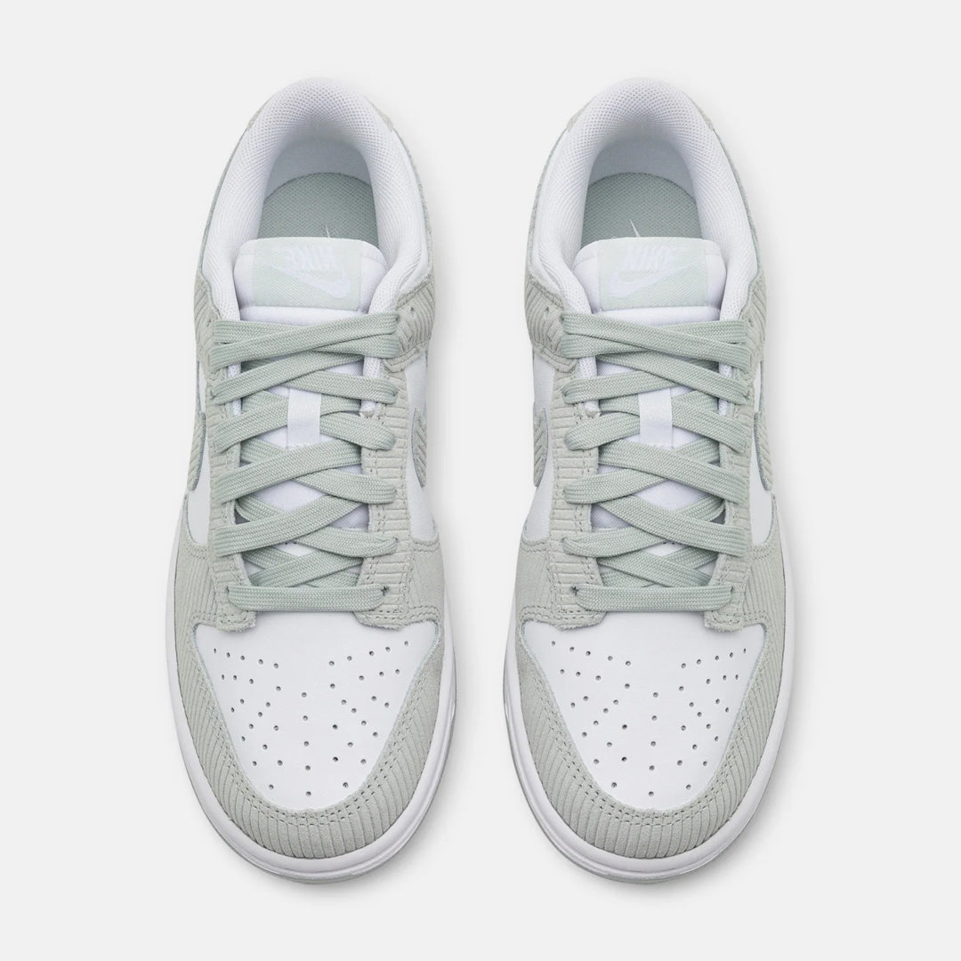 Nike Dunk Low en velours
