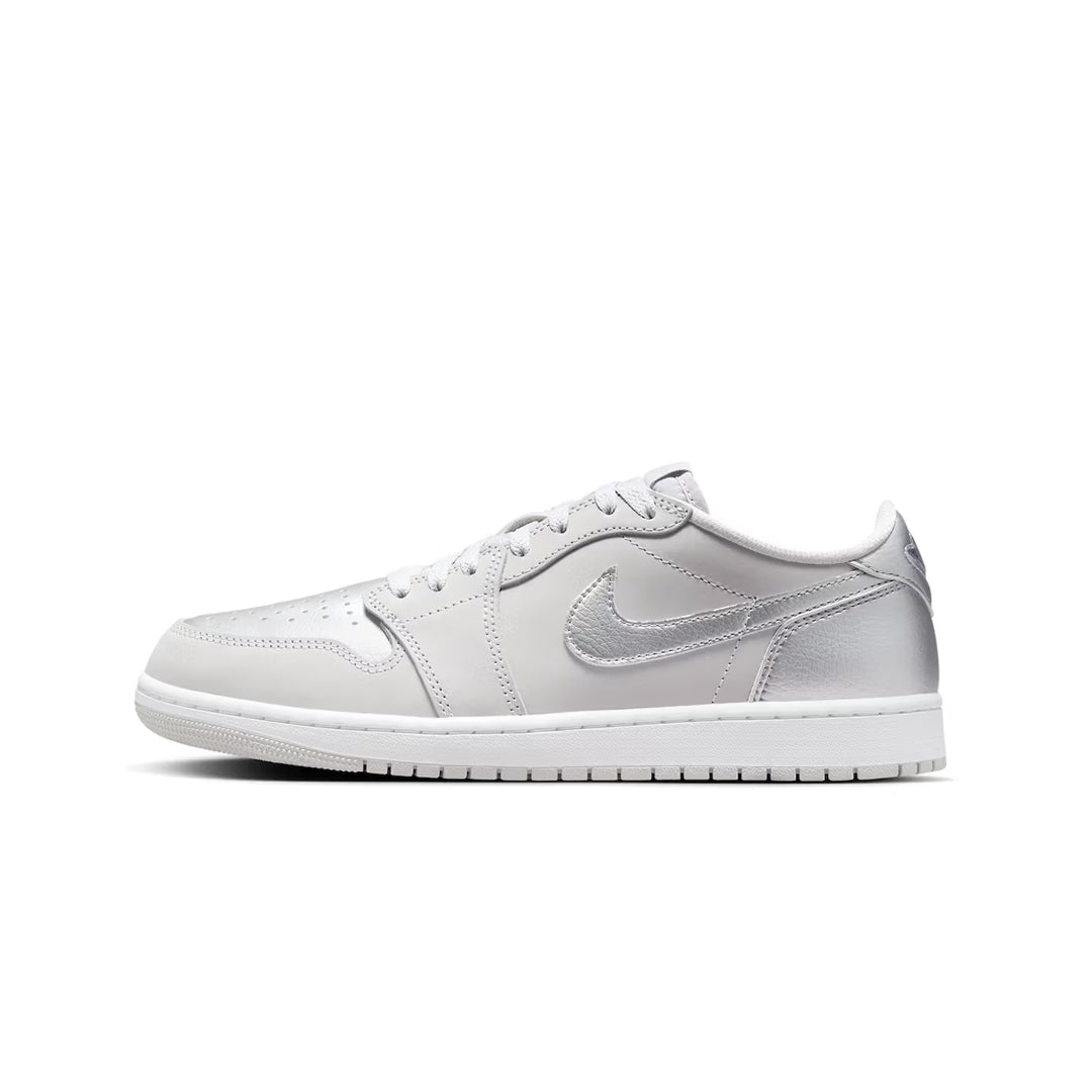 NIKE DUNK LOW  WMNS  METALLIC SILVER